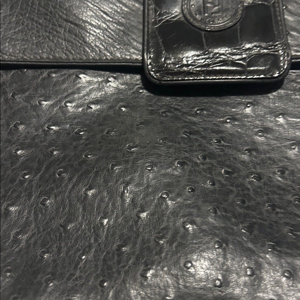 Fendi - Picture 3 of 9